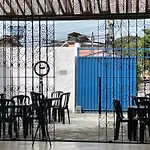 Hostel E Suites Tiwa