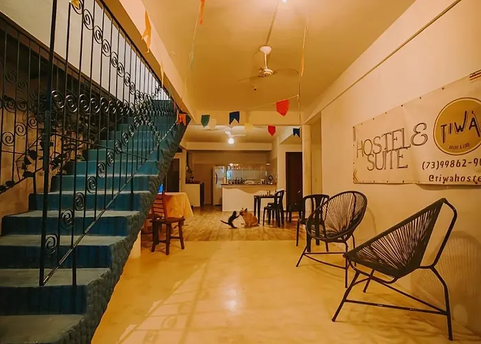 Hostel E Suites Tiwa